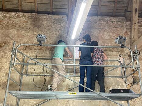 Élèves restaurateurs sur le chantier-école 2024 au château de Bruniquel - Photo : INP