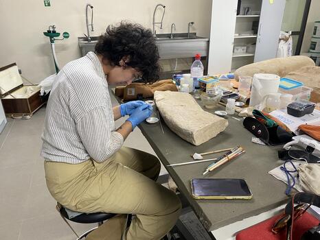 Chantier-école franco-jordanien pour l'étude et la conservation d'objets en pierre du Néolithique - Photo : INP