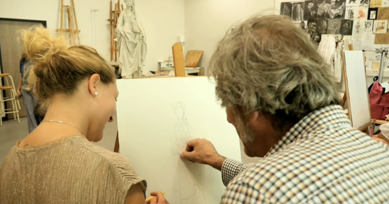 Image extraite de la vidéo : La Fondation Culture & Diversité. (2017, 17 octobre). Les Ateliers Egalité des Chances à l’Institut national du patrimoine pour les restaurateurs [Vidéo]. YouTube. https://www.youtube.com/watch?v=PNJgCqCxEKw