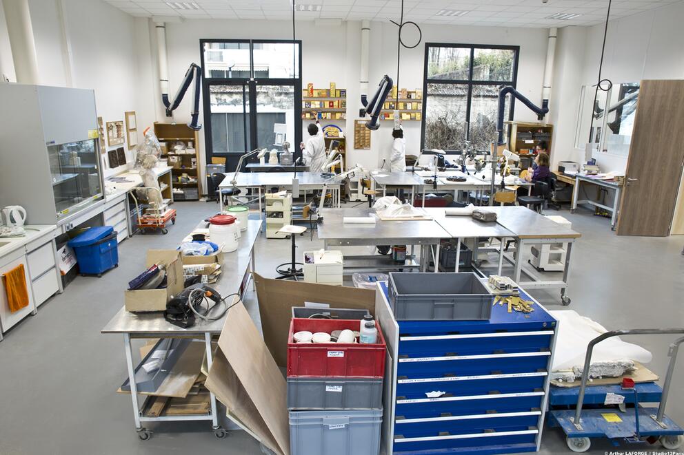 Atelier de restauration des sculptures de l'INP, photo d'Arthur Laforge, 2015