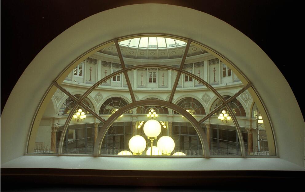 Galerie Colbert, photo de Philippe Maffre, 2004 Galerie Colbert, photo de Philippe Maffre, 2004