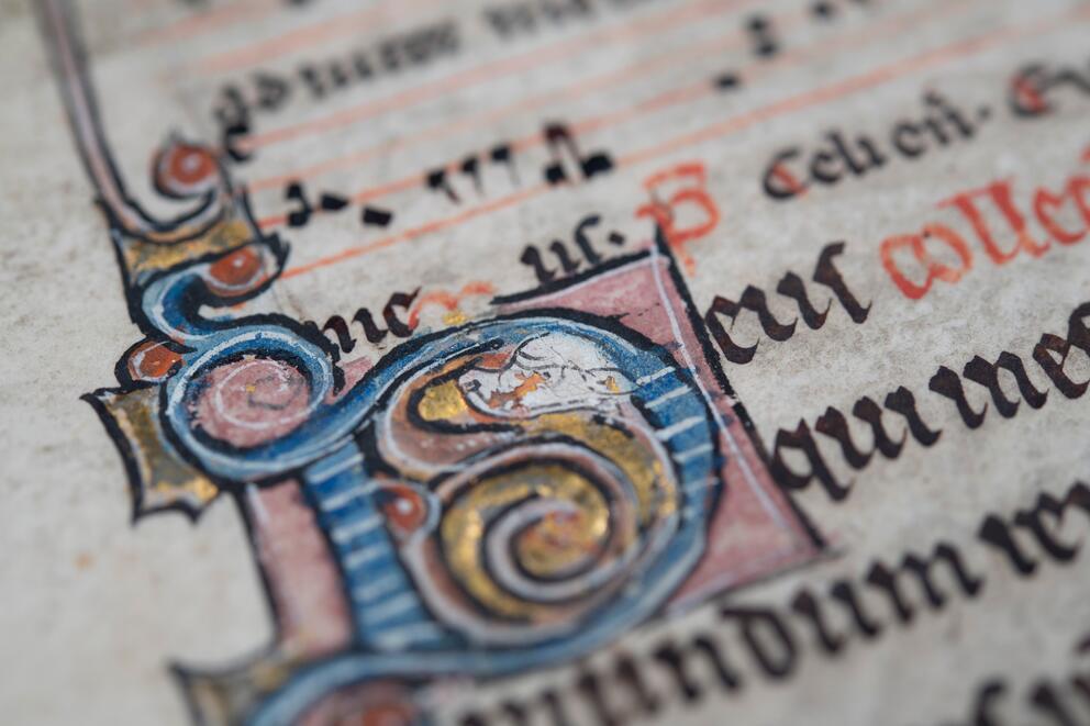 Conservation-restauration de fonds de fragments de manuscrits médiévaux remployés en éléments de reliure, IXe-XVe siècles, œuvres conservées aux Archives nationales de France Pierrefitte-sur-Seine - Photo : INP Conservation-restauration de fonds de fragments de manuscrits médiévaux remployés en éléments de reliure, IXe-XVe siècles, œuvres conservées aux Archives nationales de France Pierrefitte-sur-Seine - Photo : INP