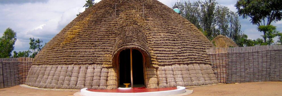 Palais royal à Nyanza, Rwanda - Photo : CC BY Emery045 Palais royal à Nyanza, Rwanda - Photo : CC BY Emery045