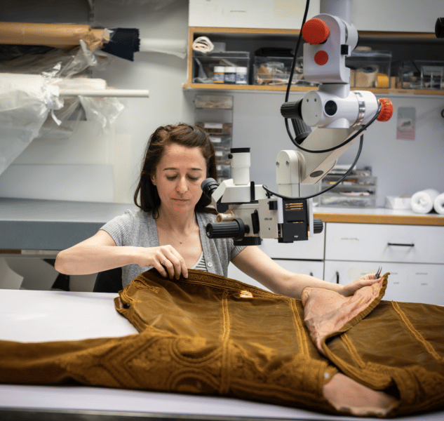Emmanuelle Garcin au travail - Photo : DR