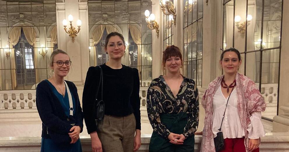De gauche à droite : Quitterie de Charette (spécialité Peinture), Mathilde Waroquier (spécialité Mobilier), Diane Messager (spécialité Sculpture), Mélusine Gaugler-Lucas (spécialité Arts textiles), remise des bourses de la Fondation Mérimée 2025 - Photo : INP Bourses Mérimée 2025